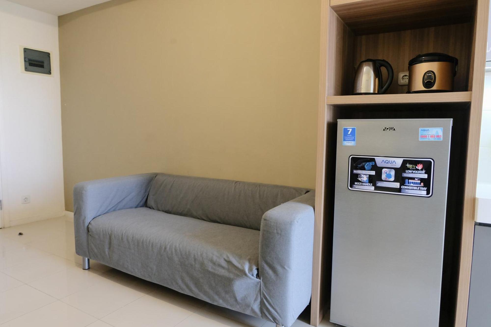 Homey And Comfy 2br At Parahyangan By Travelio Apartemen *