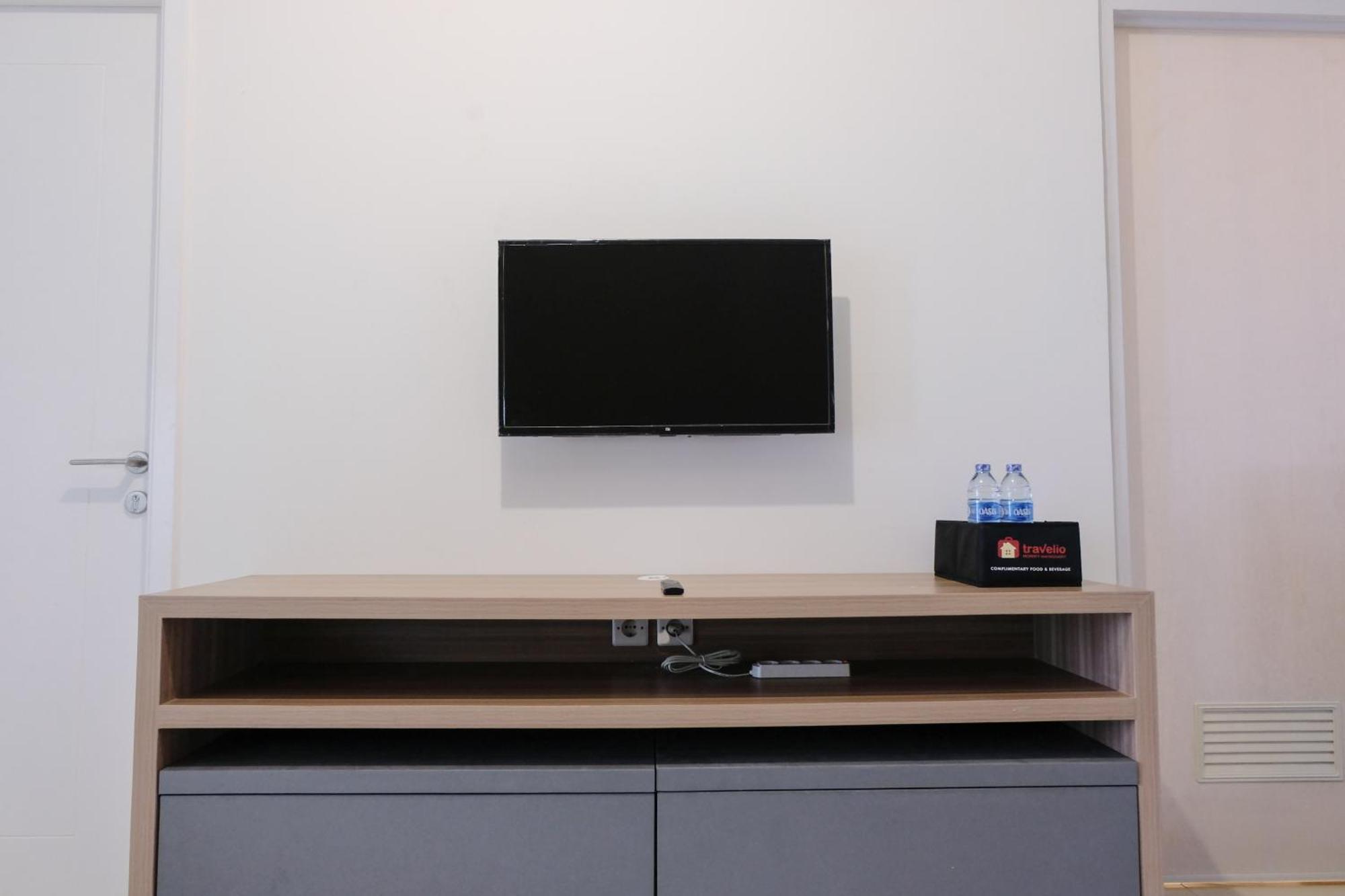 Homey And Comfy 2br At Parahyangan By Travelio Bandung