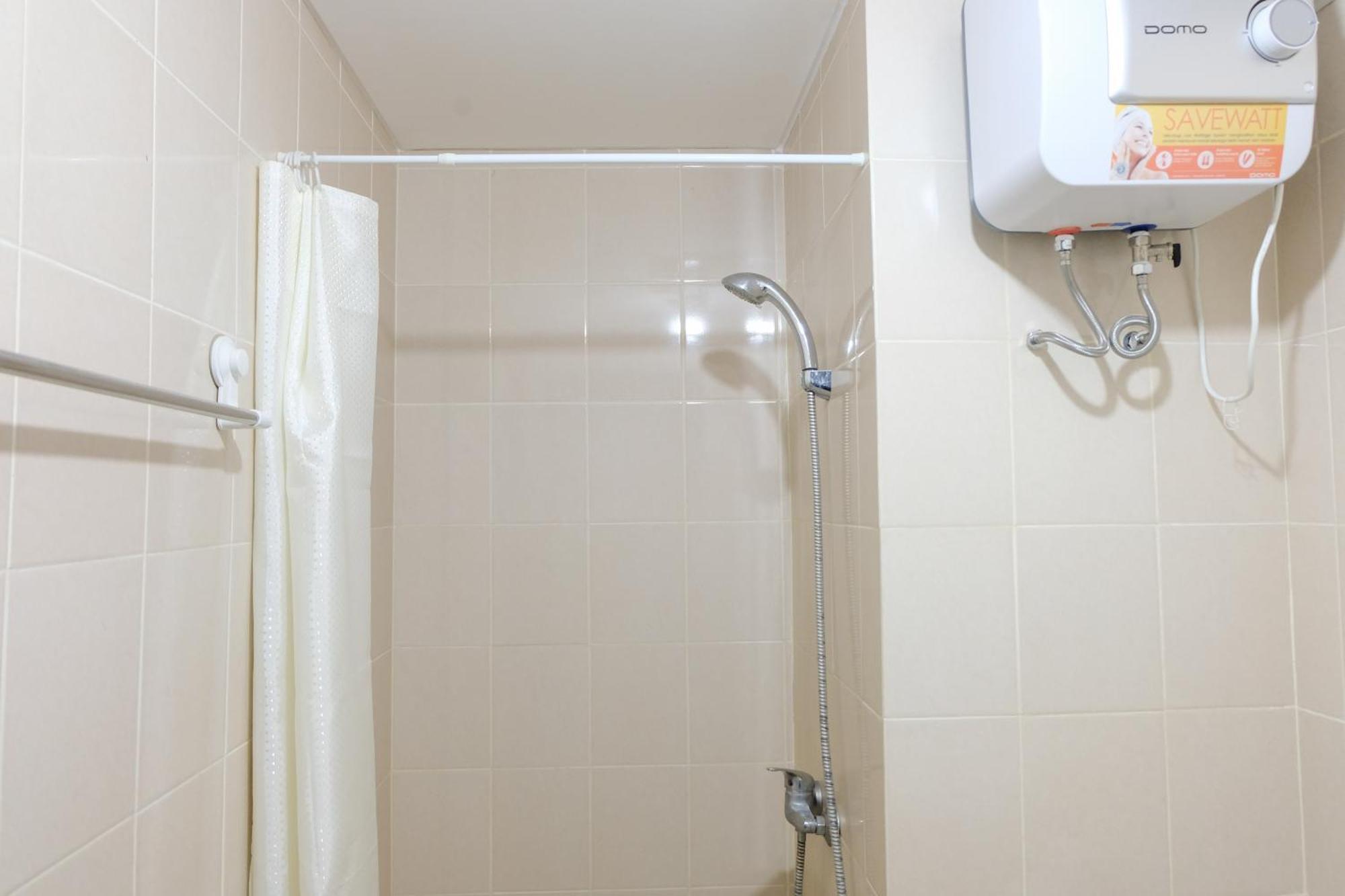 Homey And Comfy 2br At Parahyangan By Travelio Apartemen