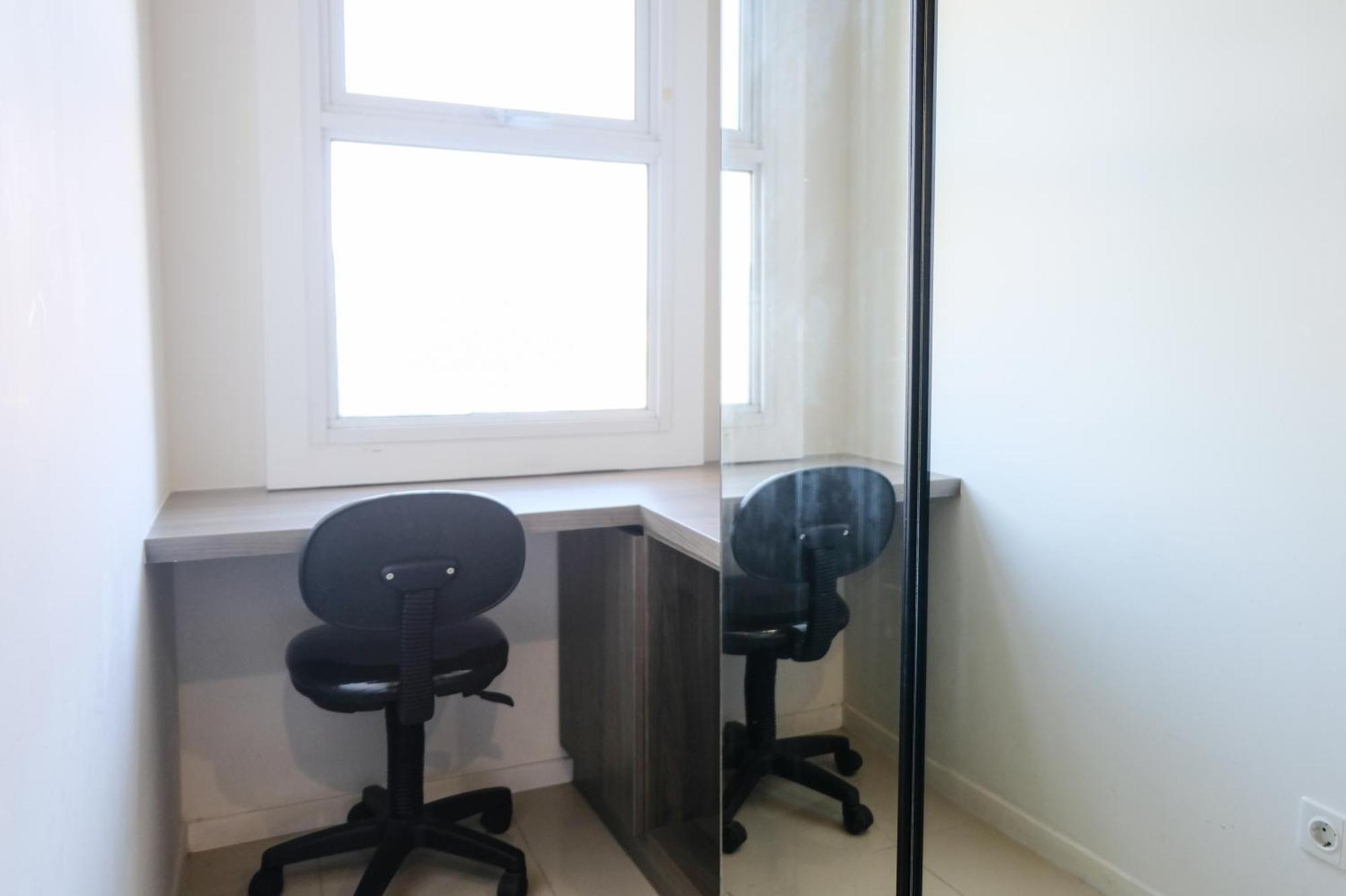 Homey And Comfy 2br At Parahyangan By Travelio Apartemen