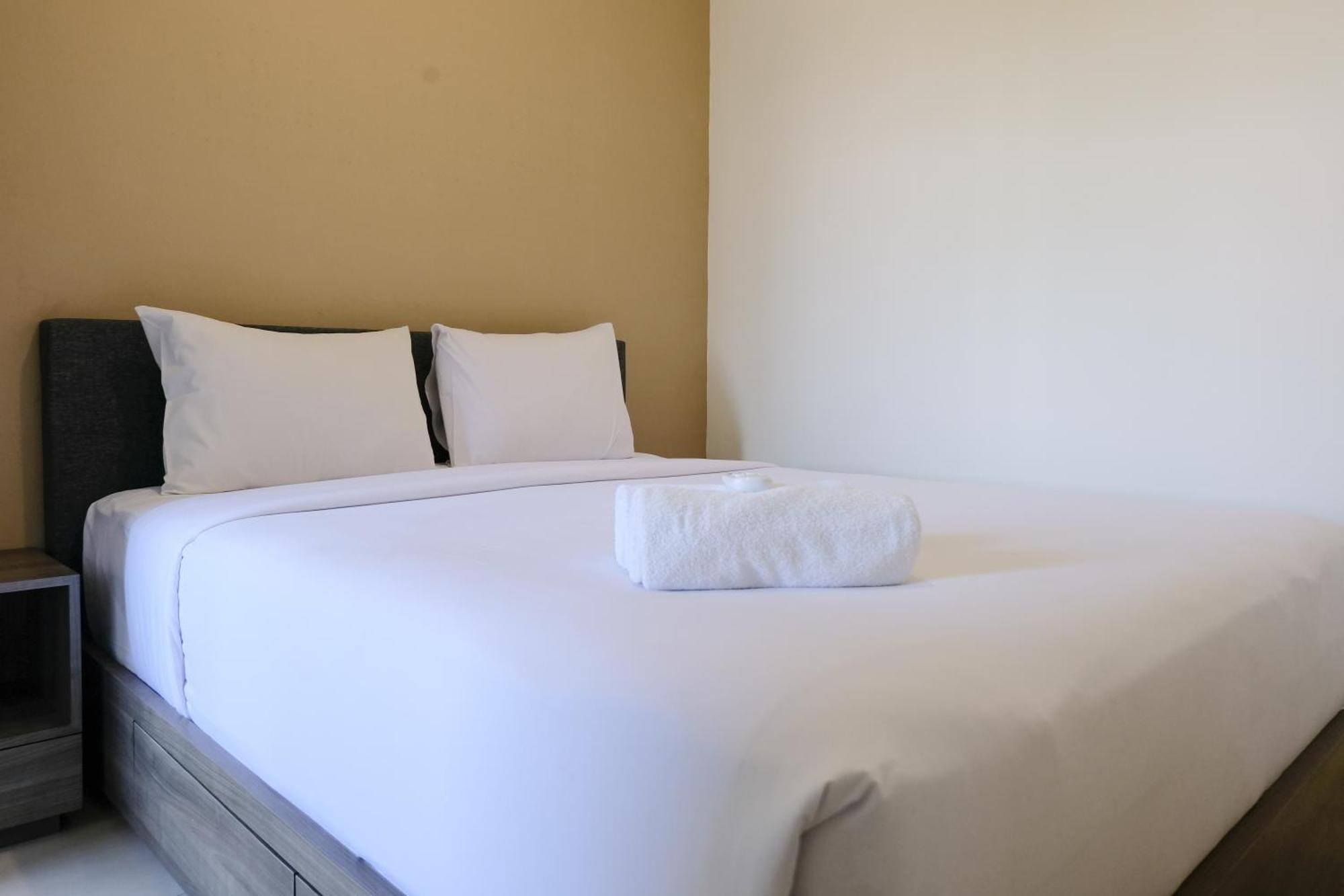 Homey And Comfy 2br At Parahyangan By Travelio *